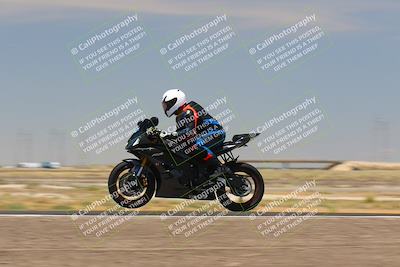 media/Jul-22-2022-TrackDaz (Fri) [[ca4971259a]]/Group B/130pm (Wheelie Bump)/
